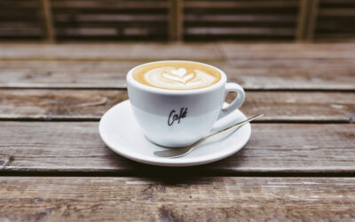 Kávé: Minden, amit tudni kell (egészséges-e, hatása, története)